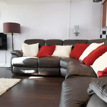 Apartment 15 In
